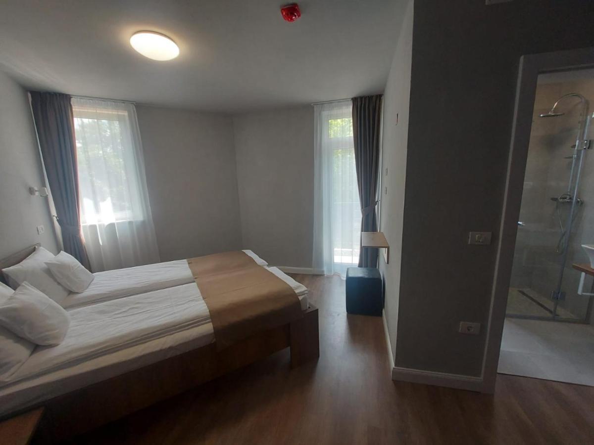 Octogon Hotel Băile Felix Eksteriør billede