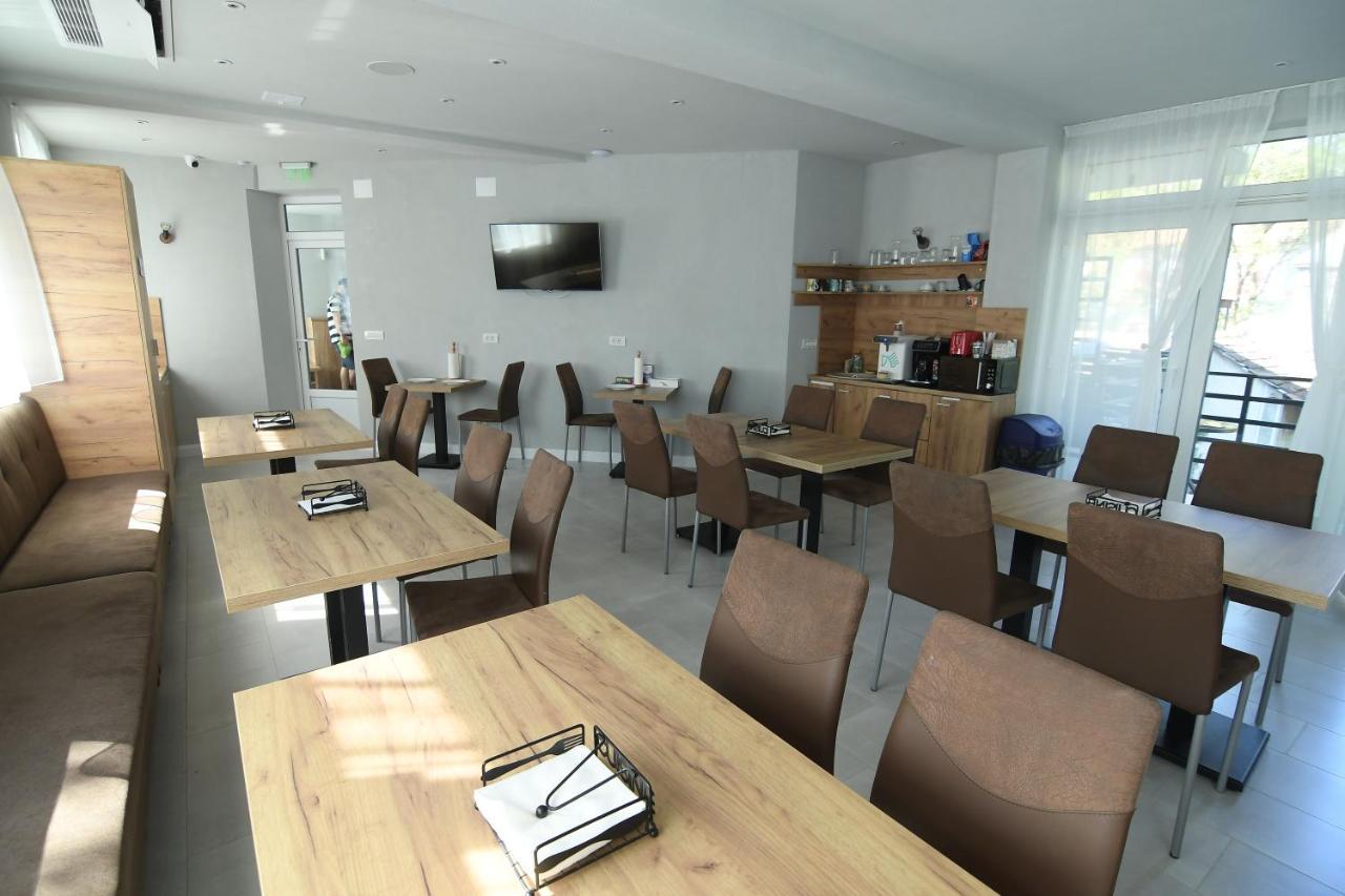 Octogon Hotel Băile Felix Eksteriør billede