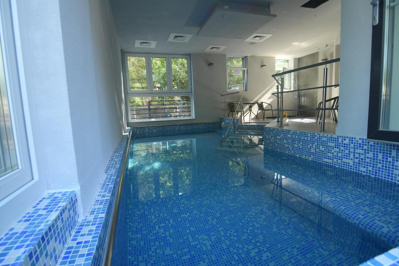 Octogon Hotel Băile Felix Eksteriør billede
