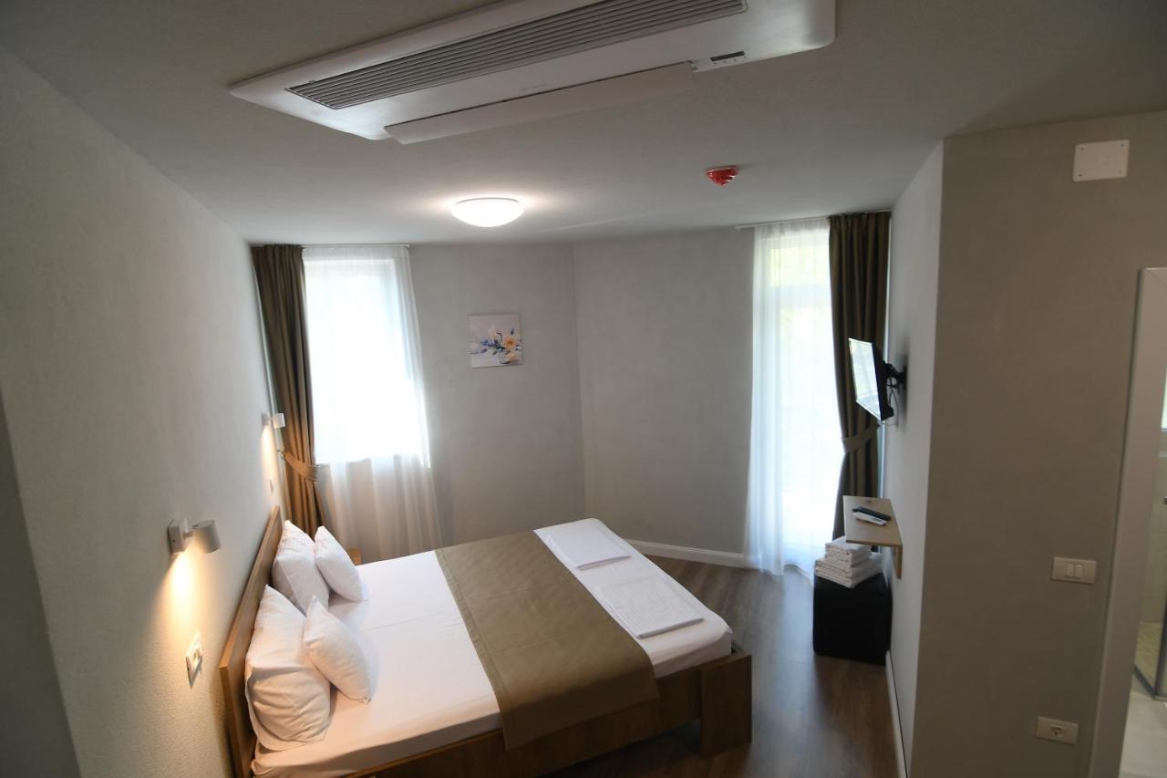 Octogon Hotel Băile Felix Eksteriør billede